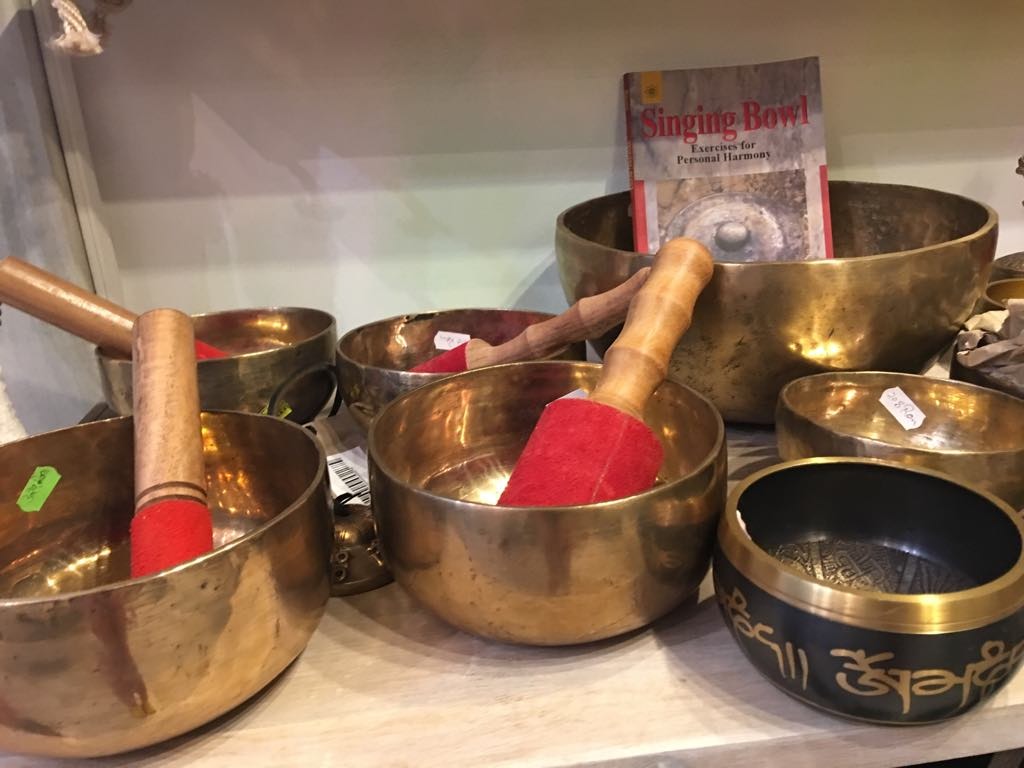 Boluri Tibetane si bijuterii de argint lucrate manual